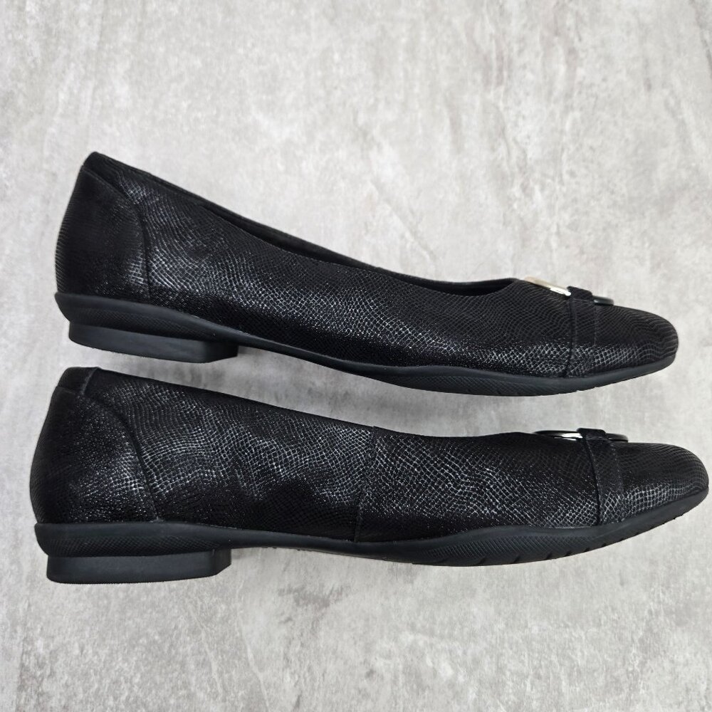 Clarks Ballet Flats Sz 10 Black Embossed Leather Comfort Dressy Ballerina Shoes - Picture 6 of 11